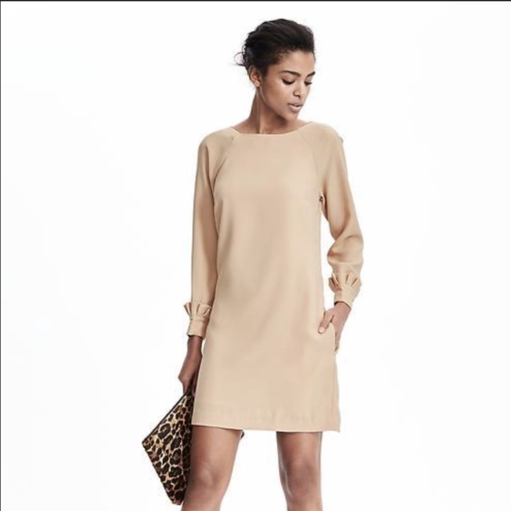 Banana Republic Ruffle Cuff casual Dress tan beige size 6P small